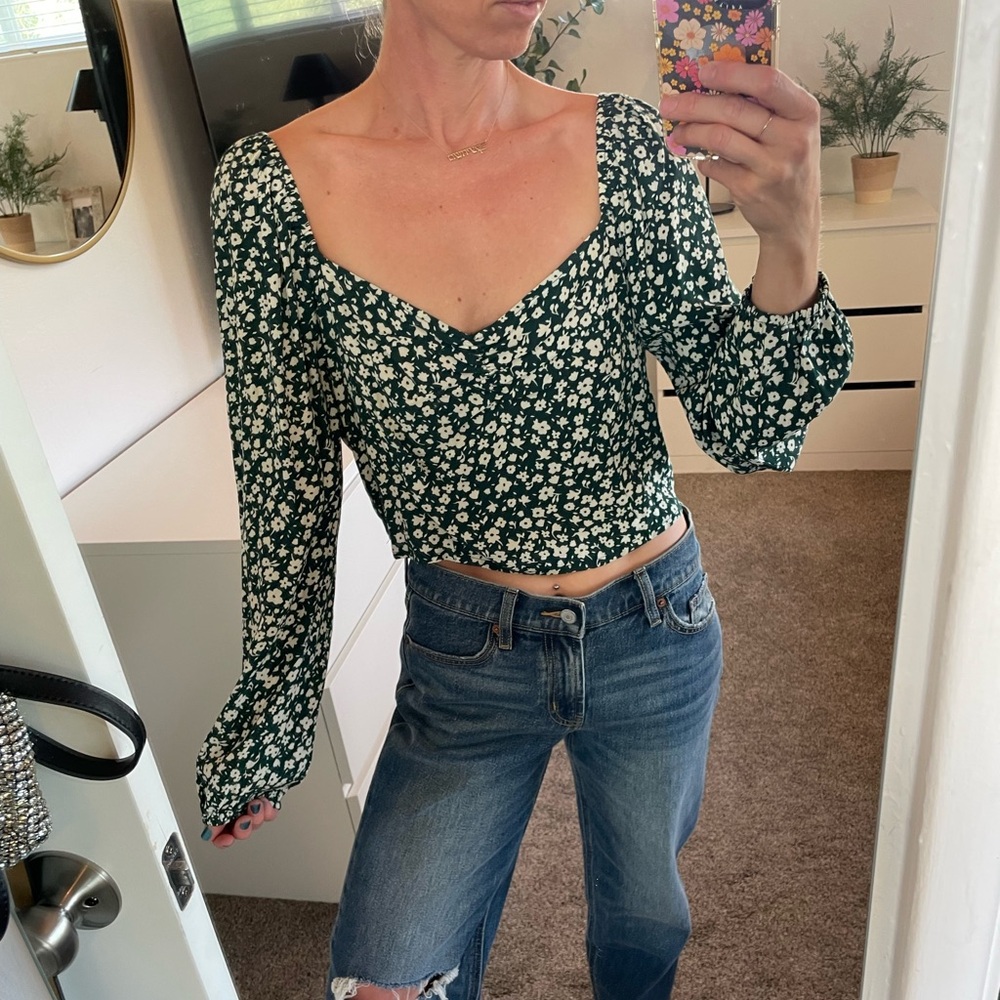 Elodie Green Floral Long Sleeve Crop Top (size: L)
